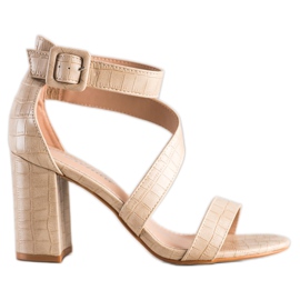 Renda Sandaler på en bar med ekoläder beige