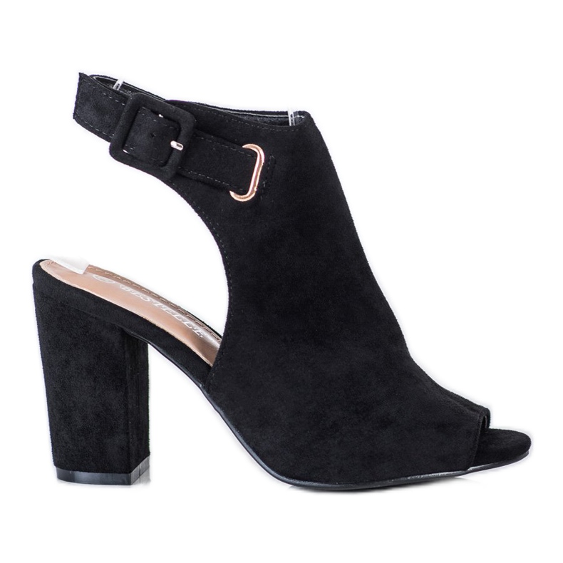 Bestelle Stängda sandaler med spänne svart