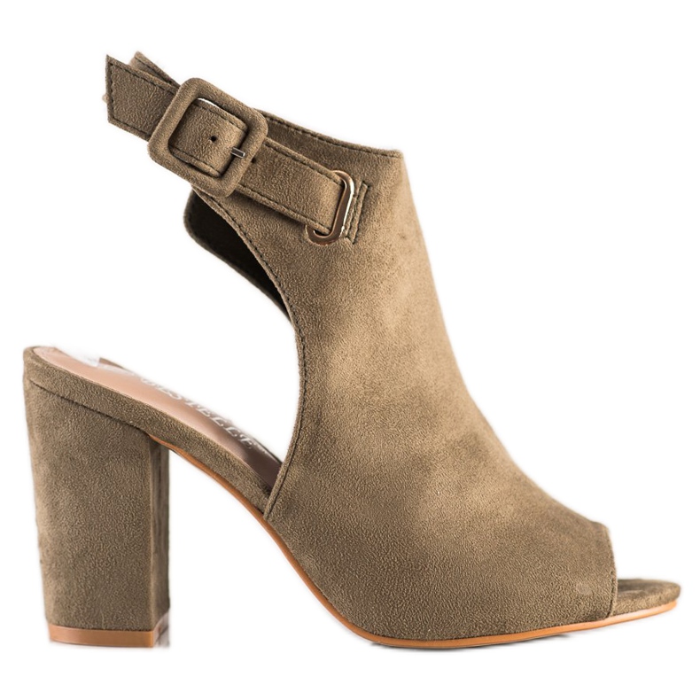 Bestelle Stängda sandaler med spänne grön