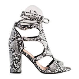 Bestelle Stängda sandaler med bindning svart