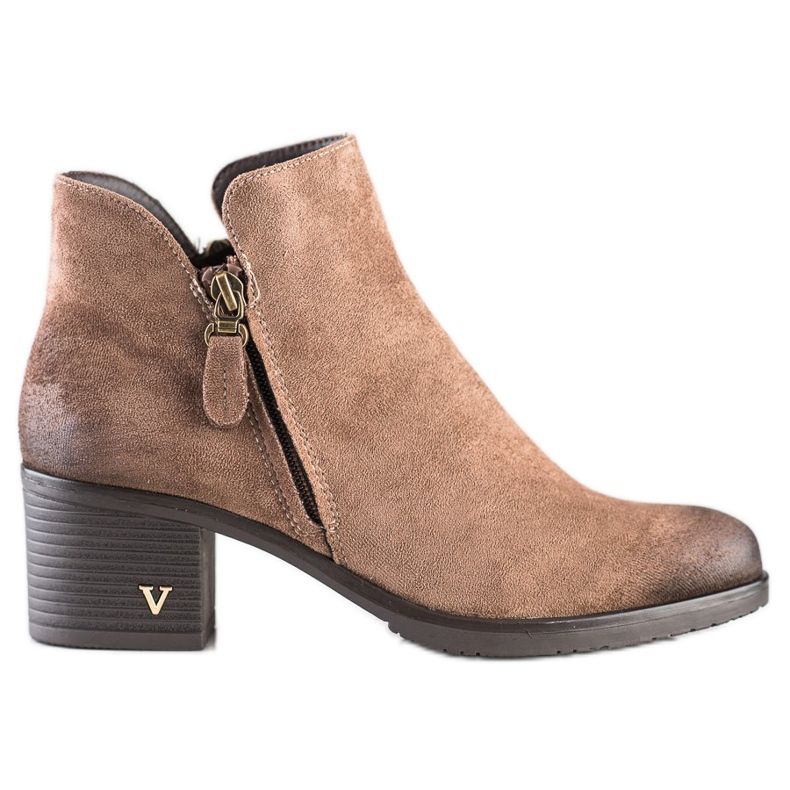 Klassiska stövlar på VINCEZA -stolpen brun