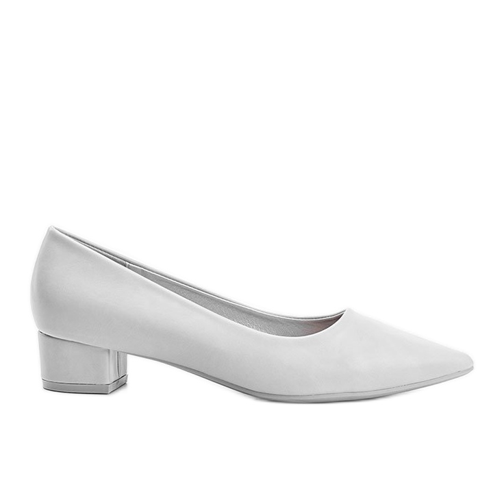 Grå pumpar på den låga Zafira -stolpen