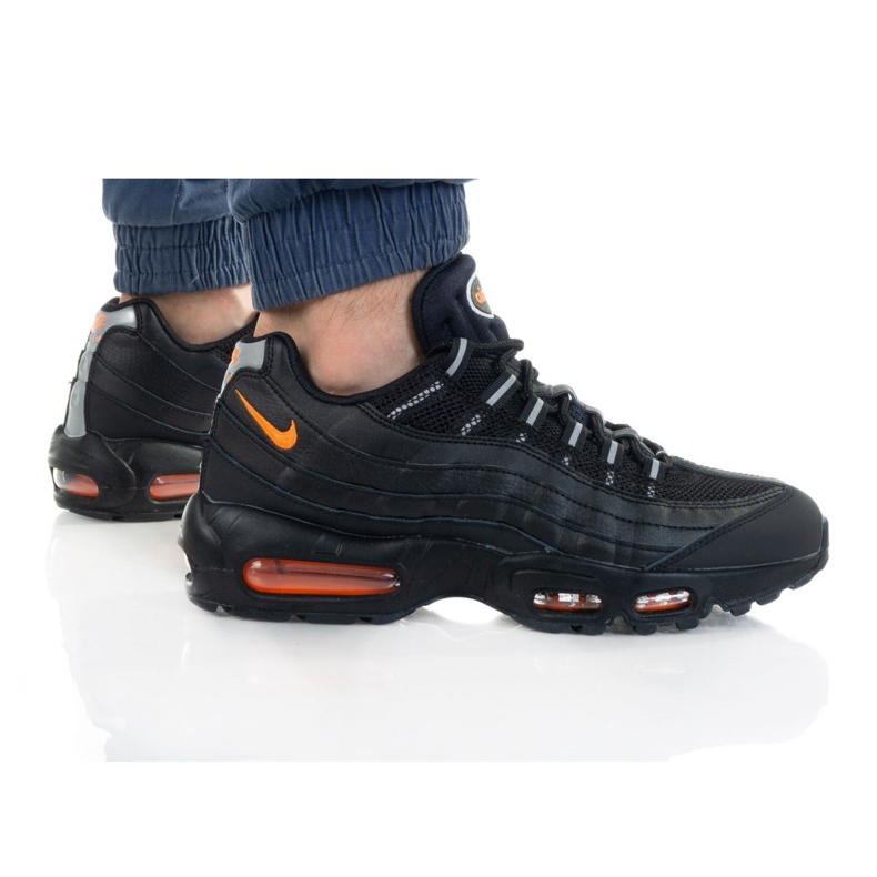Nike Air Max 95 Ess M DJ6884-001 skor svart