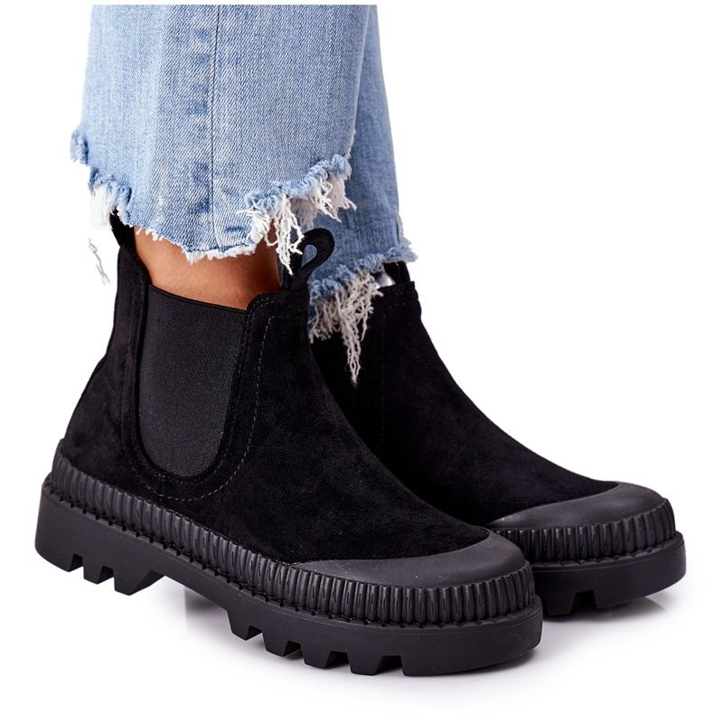 Mulanka Mockanarbetare på den svarta plattformen följer med mig