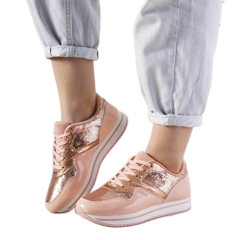 Rosa Adeyla -lackade sneakers