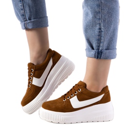 Bruna sportskor med hög Chillout -sula