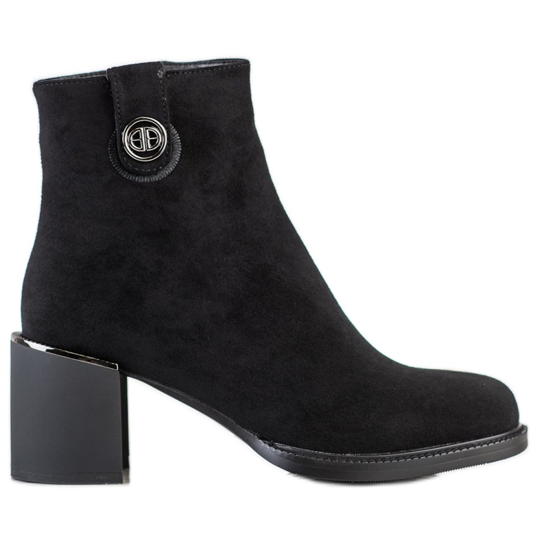 Filippo Mockaskor på en bred pelare svart