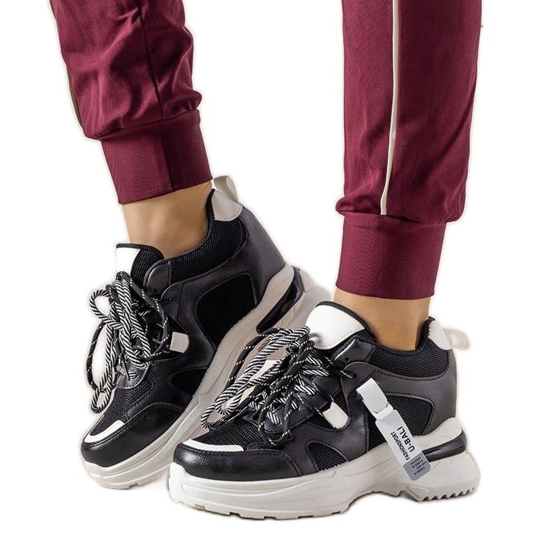 Svartvita sneakers med One Chance dubbel snörning