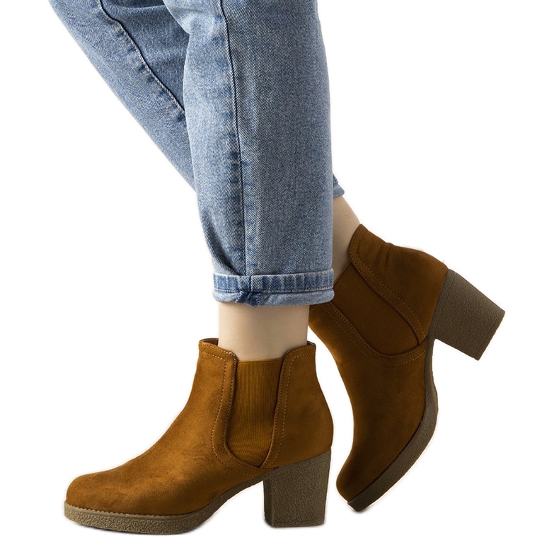 Kamelstövlar på Malawiposten brun