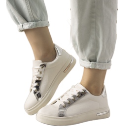 Matt vita sneakers med en vit Shift -sula