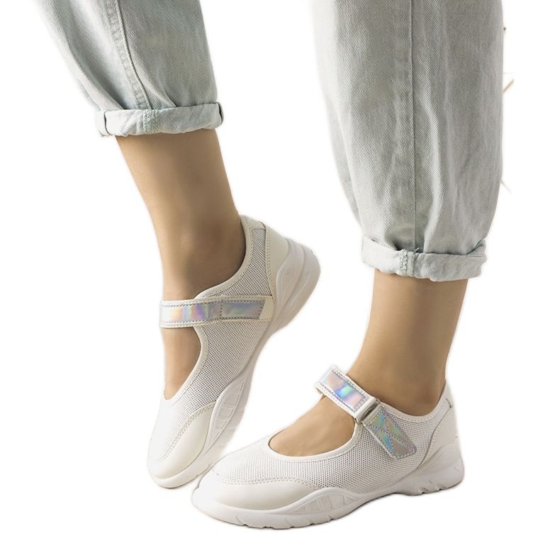 Vita sportskor med holografisk insats Melania