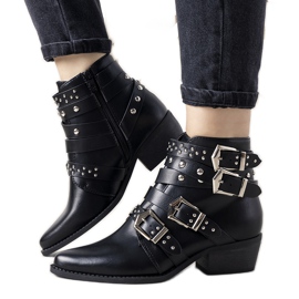 Svarta cowboystövlar med Ergost -ränder