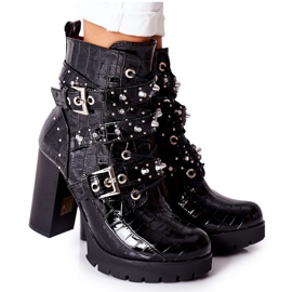 BM Stövlar på en stolpe svartlackerad krokodil Wombridge