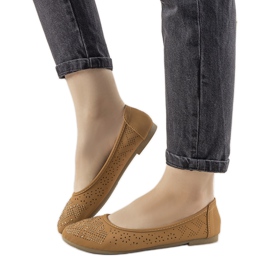 Kamelballerinor med öppet Andalia -mönster brun