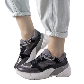 Svarta sneakers med hög sula