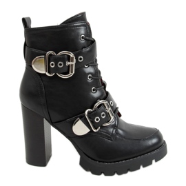 Svarta stövlar med bred klack M556 Svart