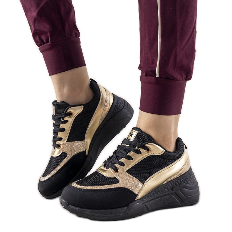 Svarta sneakers med guld Montessori -skär gyllene