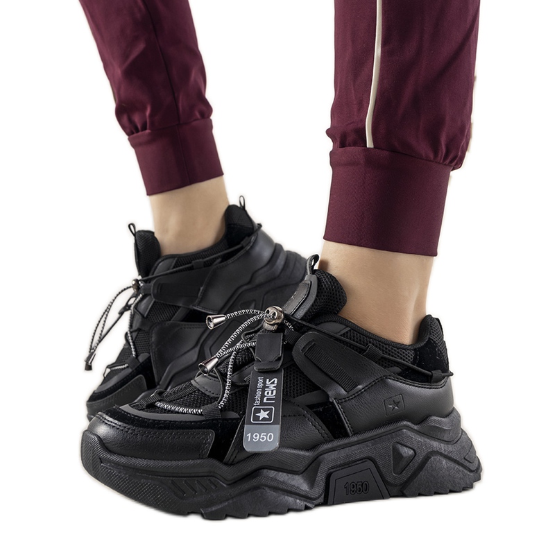 Svarta Temida sneakers för kvinnor