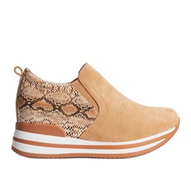 BM Orange sneakers på Infinitale -kilen