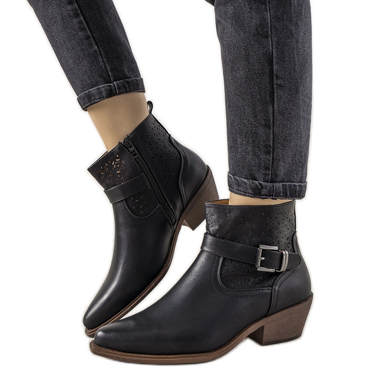 Svarta Jodhpur -stövlar med ett Monroy -spänne