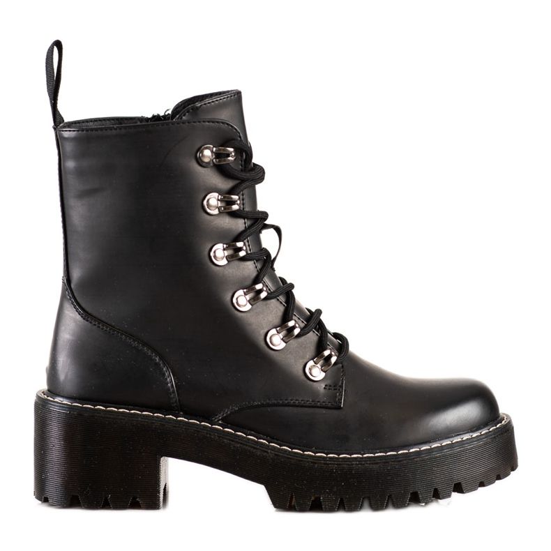 Janessa Modearbetare svart