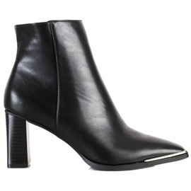 Seastar Eleganta stövlar på en stolpe svart