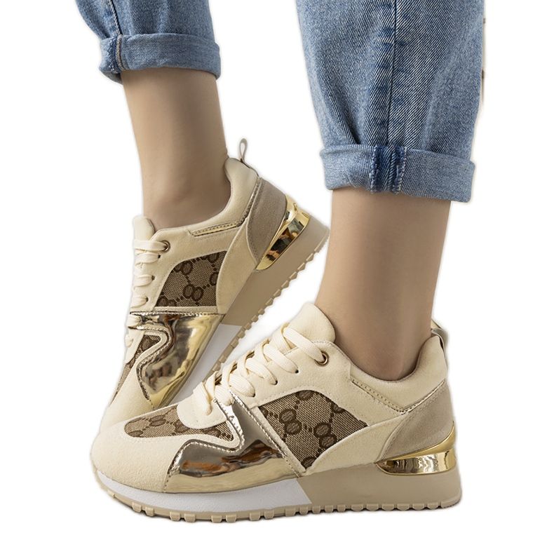 Beige damskor från Jovanna