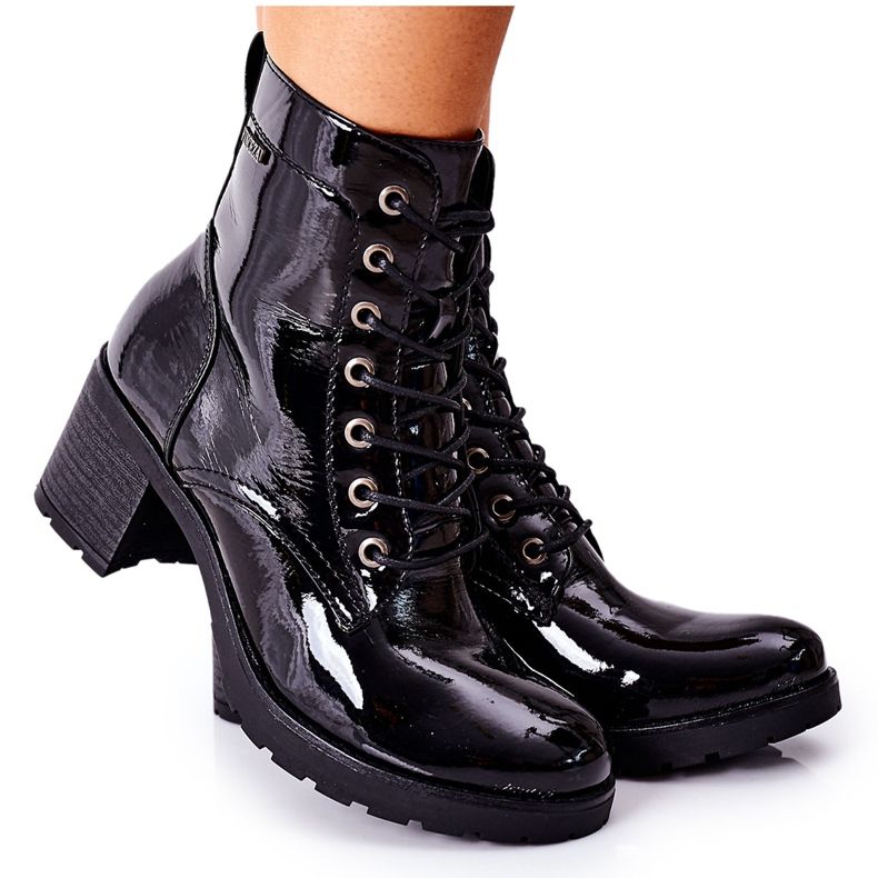 Vinceza Damskor på en klack varmlackerad svart Dunaff