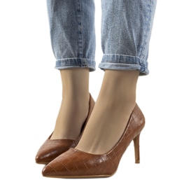 Bruna pumps på en Byatt stilettklack