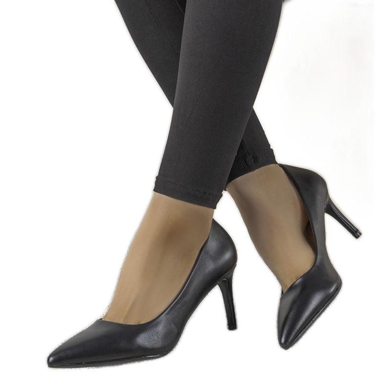 Svarta klassiska pumps på en Isla stilettklack