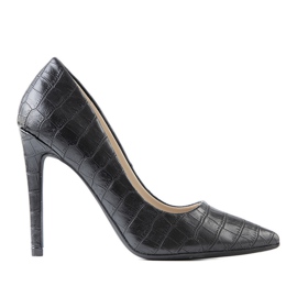 Svarta pumpar på en Thrower -häl