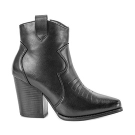 Svarta stövlar på Forte -stolpen