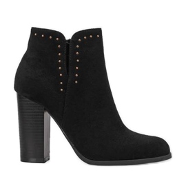 Svarta fotkängor på Cosette -stolpen