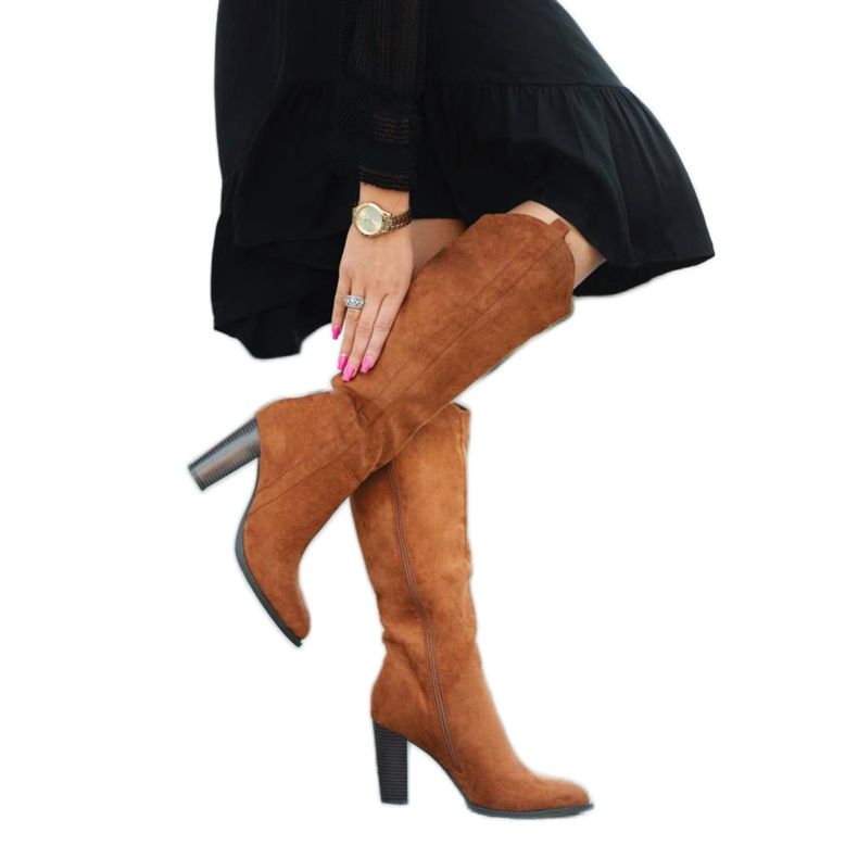 Kamelstövlar på Eve -inlägget brun grå