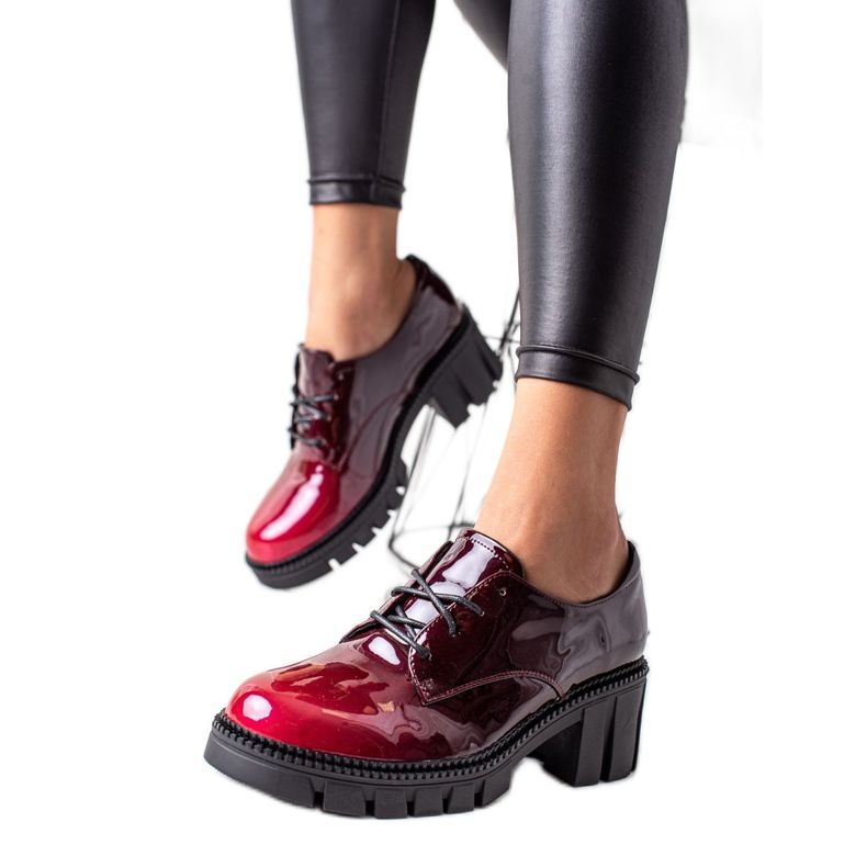 S. BARSKI Lackerade skor S.BARSKI röd