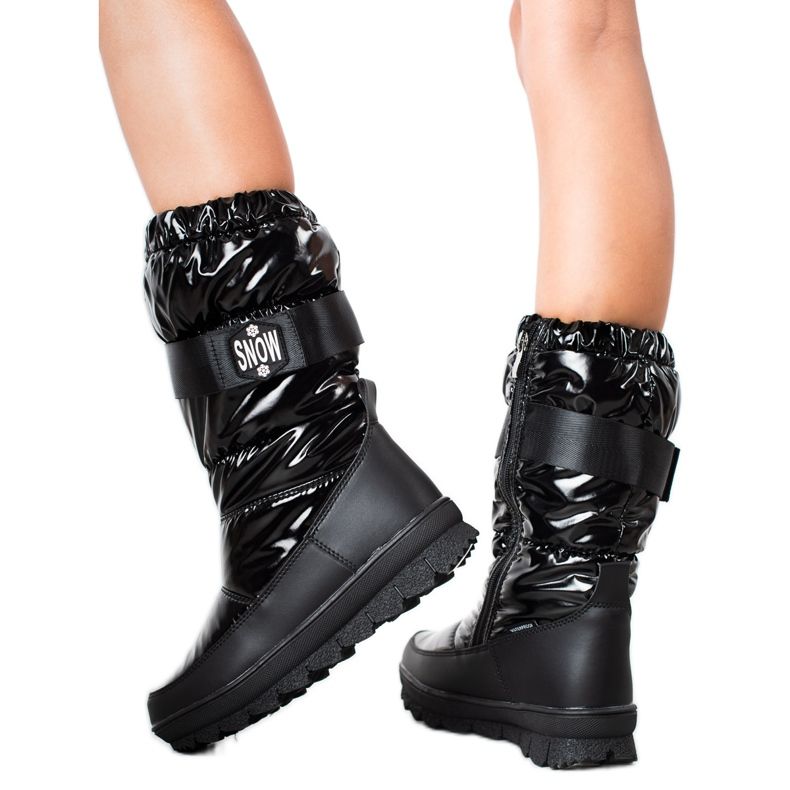 S. BARSKI Glänsande snöskor från S.BARSKI svart
