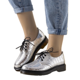 Silveroxfords i Flaure -krokodilhudsmönster