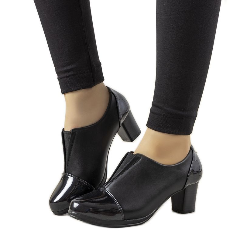 Svarta skor på posten som Villareal