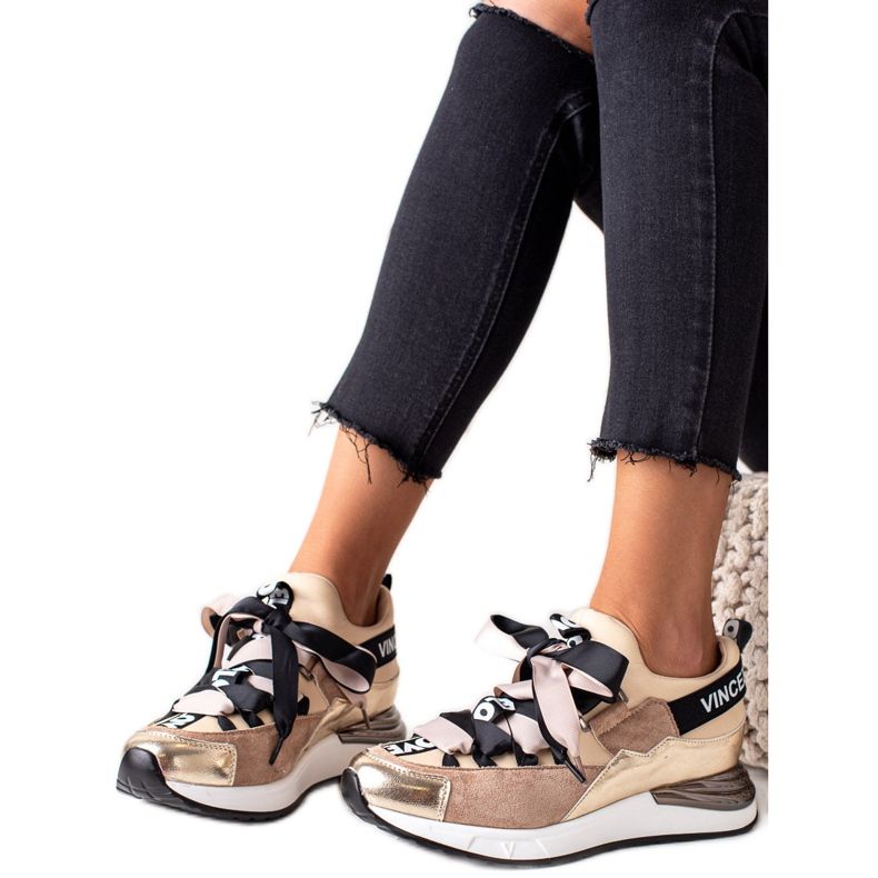 Sneakers knutna med VINCEZA -band brun