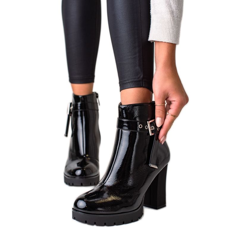 Janessa Snygga svarta stövlar på höga klackar