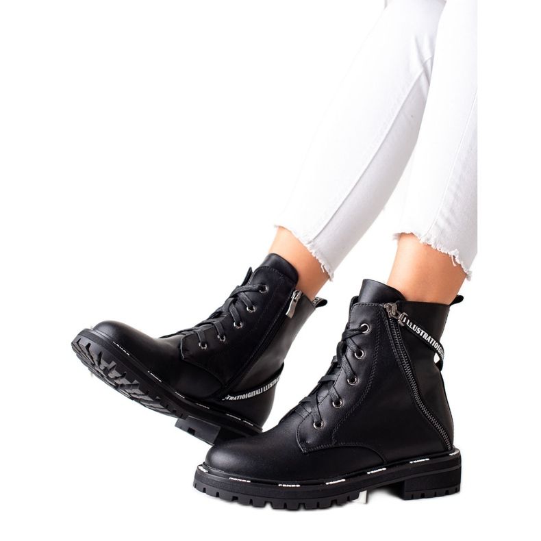 Snörskor i läder från ARTIKER svart