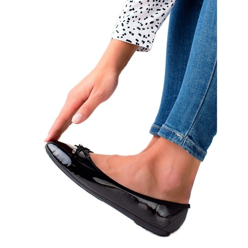 Renda Klassiska lackerade ballerinor svart