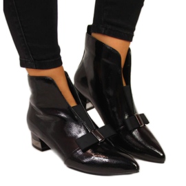 Stövlar skurna med rosett T.Sokolski W SCA145 svart