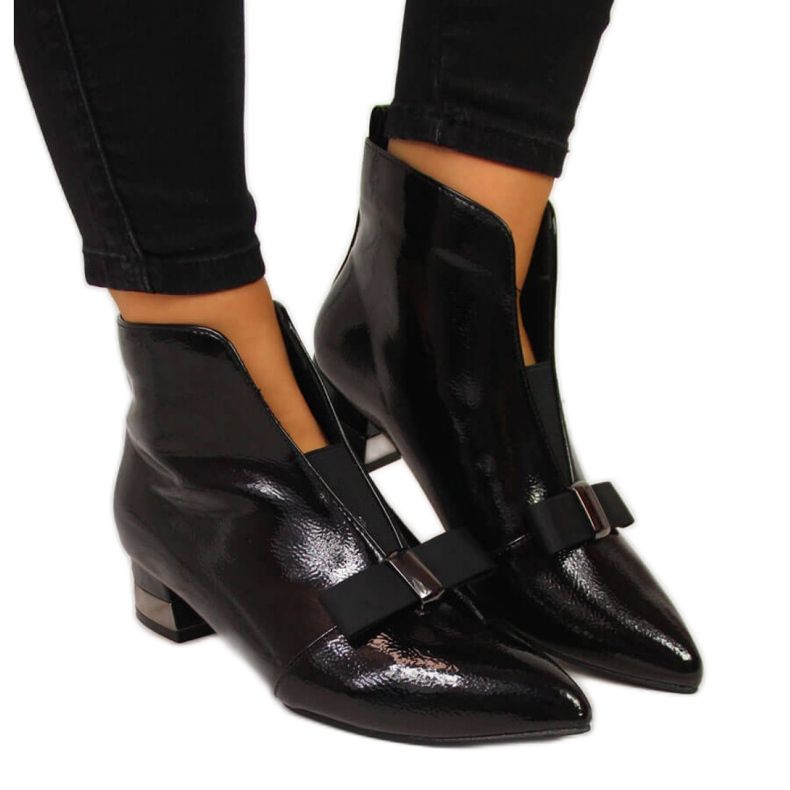 Stövlar skurna med rosett T.Sokolski W SCA145 svart