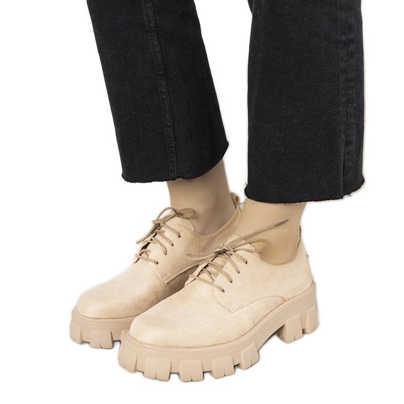 Beige skor med en tjock Melisande sula