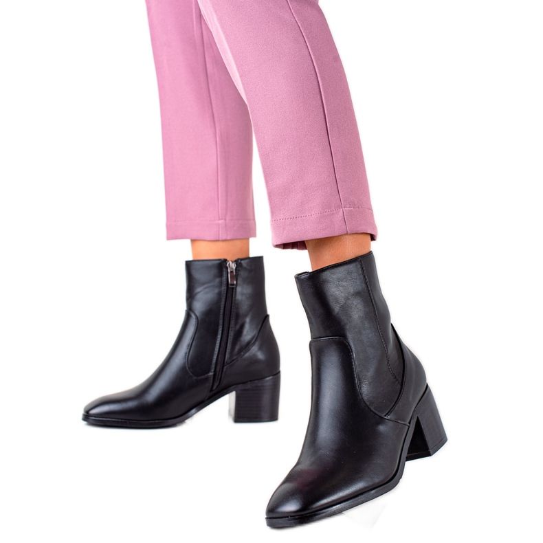 Renda Böjda högklackade stövlar svart