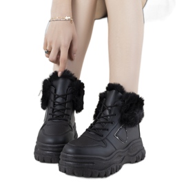 Svarta sneakers med Doreen -päls