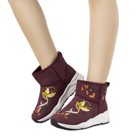 Vinröda snöskor med Jamil -broderi