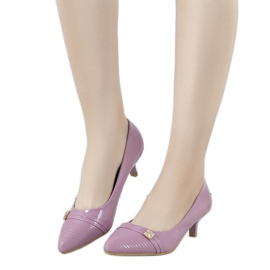 Lila pumps på Mollys lågklack violett