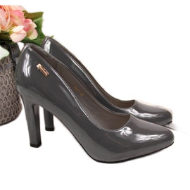 Pumpar lackerade på stolpen Sergio Leone W SK3P grå